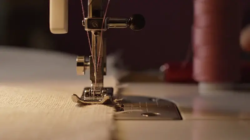 Standbild aus dem Video „Maschine“